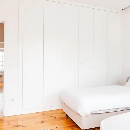 Alfama Delight Panoramic River And Historic Views 3 Bedrooms And 2 Bathrooms Ac 18th Century Building