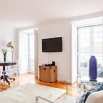 Appartamento Alfama Delight Panoramic River And Historic Views 3 Bedrooms And 2 Bathrooms Ac 18th Century Building Lisbona