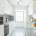 Alfama Delight Panoramic River And Historic Views 3 Bedrooms And 2 Bathrooms Ac 18th Century Building Lisbona