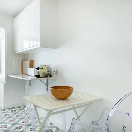 Alfama Delight Panoramic River And Historic Views 3 Bedrooms And 2 Bathrooms Ac 18th Century Building 아파트 리스본