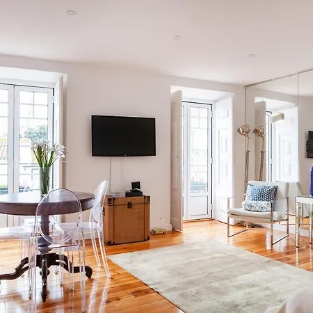 דירה Alfama Delight Panoramic River And Historic Views 3 Bedrooms And 2 Bathrooms Ac 18th Century Building ליסבון