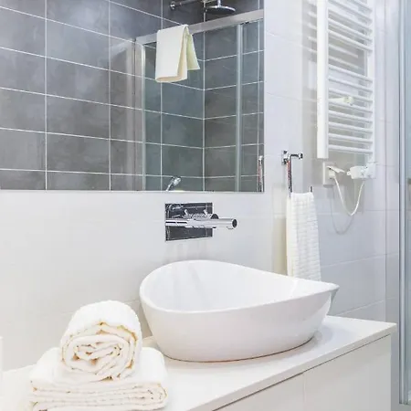 Alfama Delight Panoramic River And Historic Views 3 Bedrooms And 2 Bathrooms Ac 18th Century Building