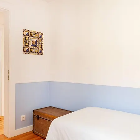 Alfama Delight Panoramic River And Historic Views 3 Bedrooms And 2 Bathrooms Ac 18th Century Building Apartment *