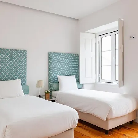 Alfama Delight Panoramic River And Historic Views 3 Bedrooms And 2 Bathrooms Ac 18th Century Building דירה ליסבון